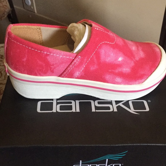 Dansko Other - 11.5-12 (29) Dansko kids Tie-Dye pink clogs